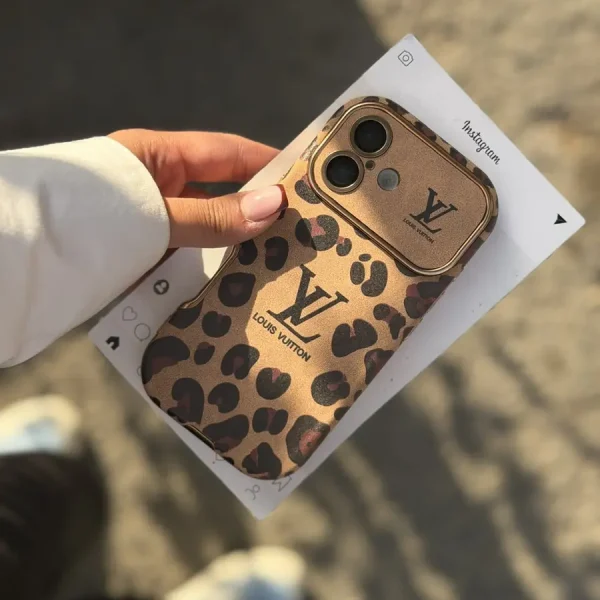 قاب Louis Vuitton Leopard Golden (کدC2319)